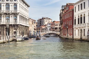 things to do in venice for young adults