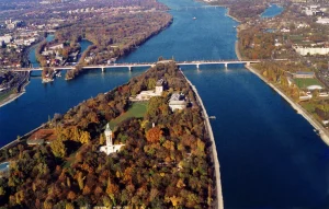 things to do in budapest for couples