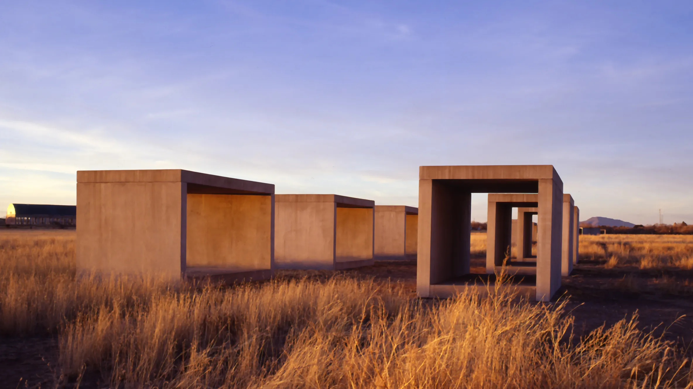 Marfa 🎨 - Art, Mystery & Minimalism